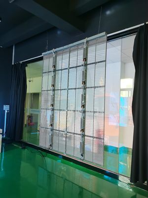 75% przezroczysty wyświetlacz LED Przestrzeń do instalacji wewnątrz / na zewnątrz