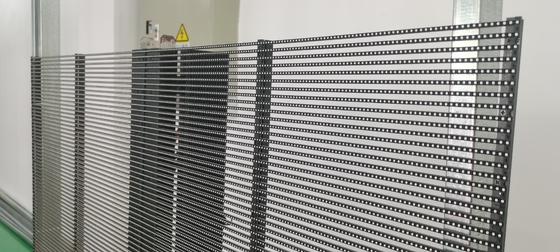 75% przezroczysty wyświetlacz LED Przestrzeń do instalacji wewnątrz / na zewnątrz