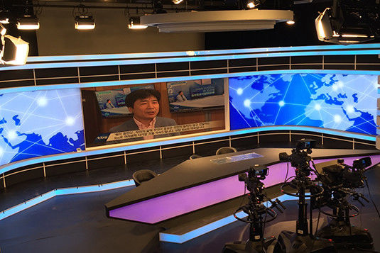 ISO14001 Zakrzywione wyświetlacze LED P2mm SMD1515 Led Video Wall Studio