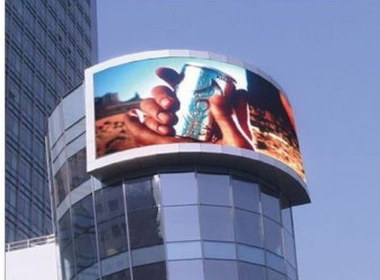 Reklama zewnętrzna billboardy zakrzywiony wyświetlacz LED P4 RGB trwały i energooszczędny