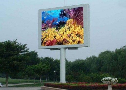 P6.67 Komercyjny zewnętrzny ekran reklamowy panel 16,7M 7000cd/M2