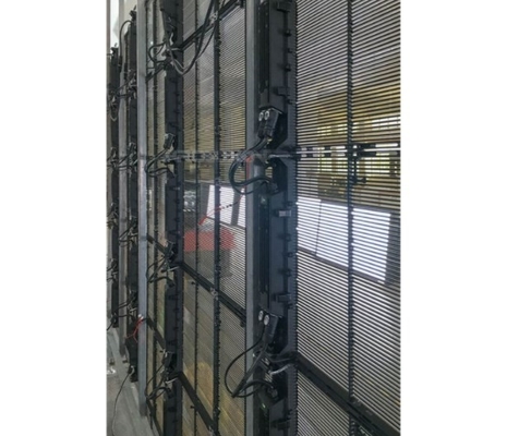 P10.4mm 50 * 12.5cm Przezroczysty szklany wyświetlacz LED z siatką 1000cd / M²