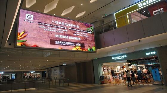 Ultra-cienki, 22,5 mm grubości, lekki, LED, wysokiej rozdzielczości, do sali konferencyjnej