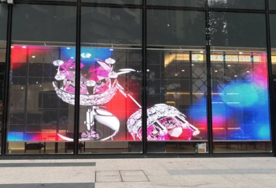 220W / M2 Przezroczysty ekran z siatki LED Wyświetlacz ze szkła zewnętrznego 5000 nitów 7,8 mm